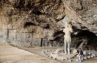 Shapur-Cave-800x533